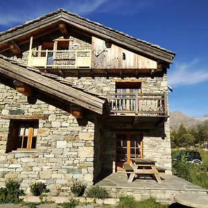 Chalet La Tuilière***** Appartement